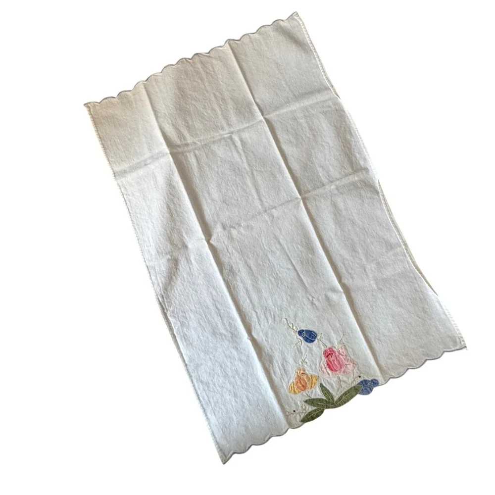 Vtg Hand‎ Embroidered Floral Tea Towel Guest Applique Scalloped White Cotton